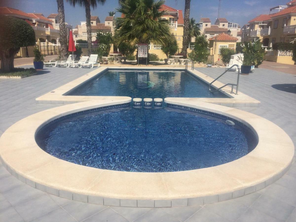 Torrevieja, La Torreta Ground Floor Apartment With Large Private Patio Garden Bagian luar foto