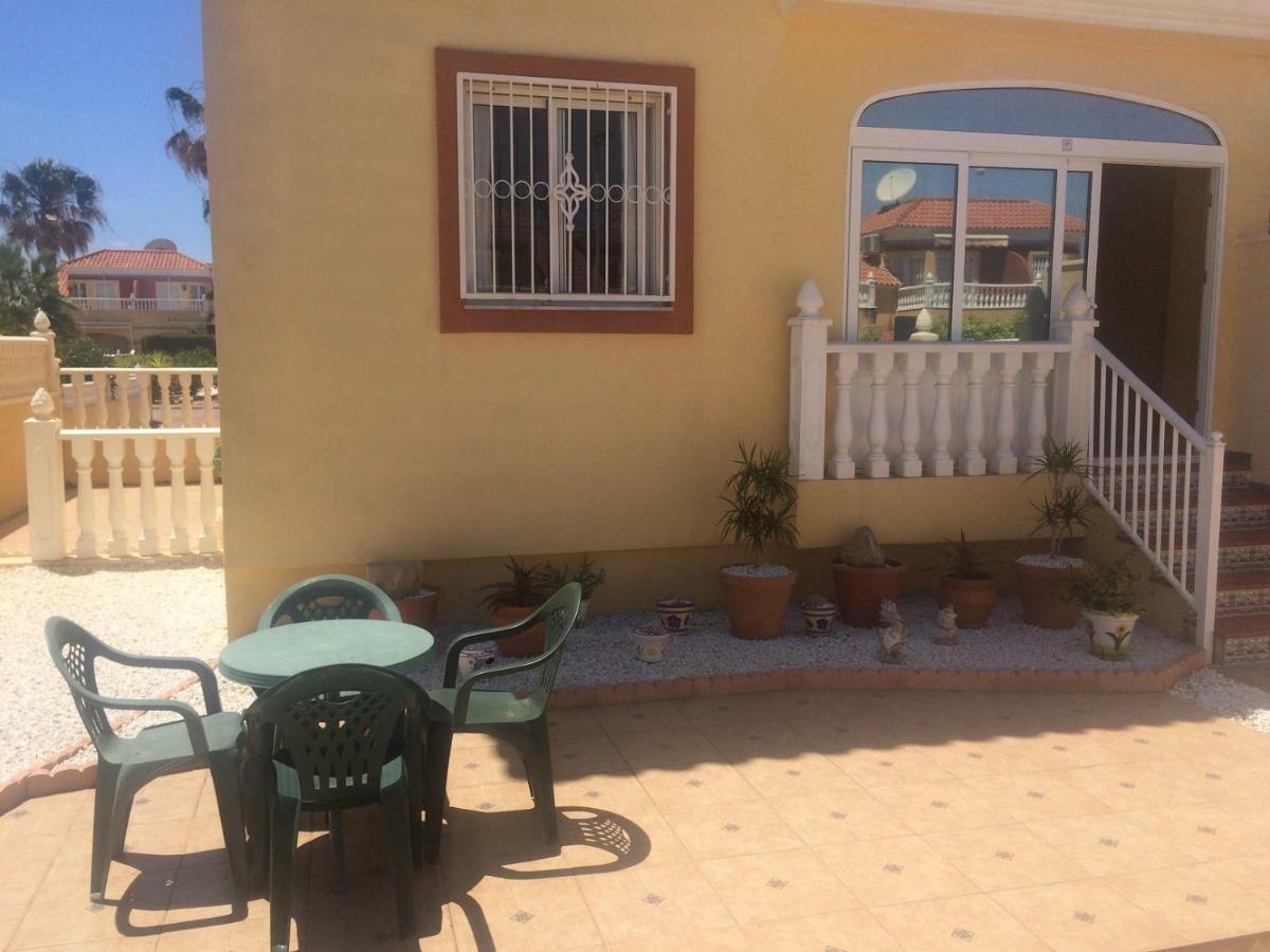 Torrevieja, La Torreta Ground Floor Apartment With Large Private Patio Garden Bagian luar foto